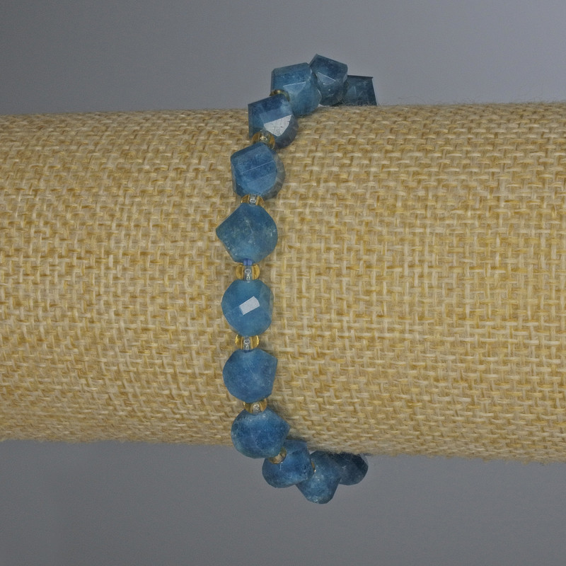 Apatite Faceted Rhombus Bracelet, 8x7mm Diameter +/- with 3mm Beads +/-, 18cm Length +/- Stretch