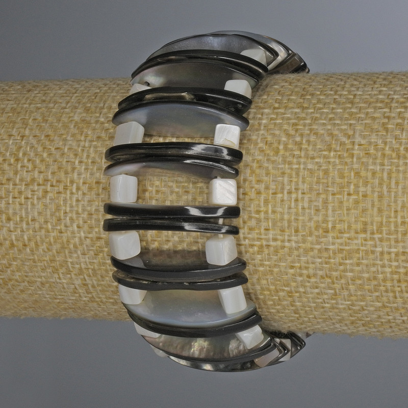 Abalone and Mother-of-Pearl Bracelet, link 28x2mm+/-, cube 5mm+/-, thickness 9mm+/-, length 18cm+/- stretch
