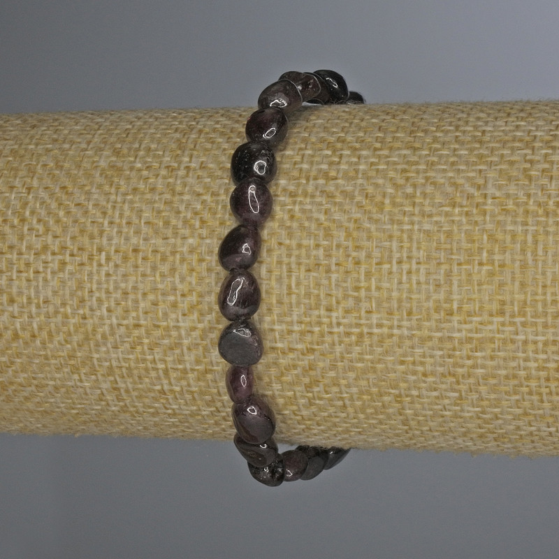 Garnet Bracelet, Tumbled, Diameter 7x6mm+-, Length 18cm+- Stretch