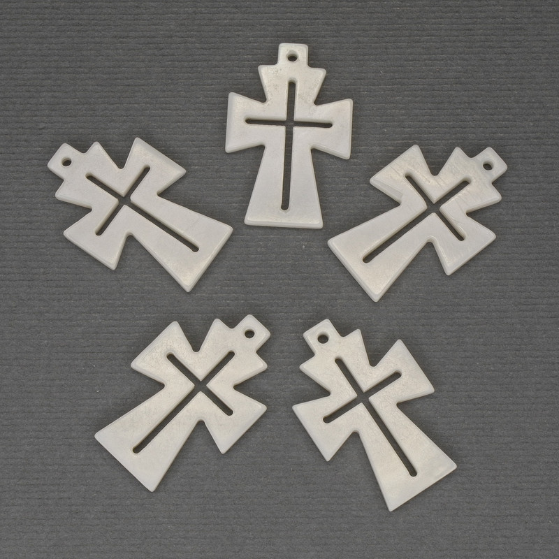 Mother-of-Pearl Cross Pendant 26x17mm+