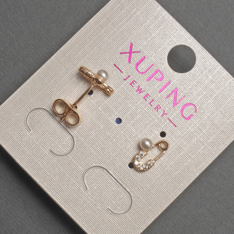 Xuping Stud Earrings with White Rhinestones and Pearl, Diameter 3mm, Length 10mm+- 18K Gold Plated