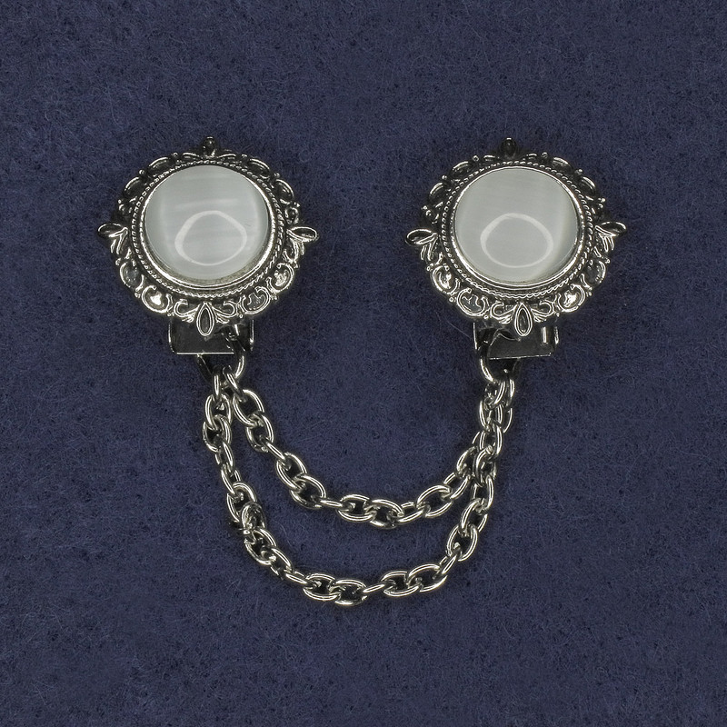 Cardigan Brooch Grey Cat's Eye, Diameter 22mm+/- Silver-Tone Metal Chain, Length 9cm+