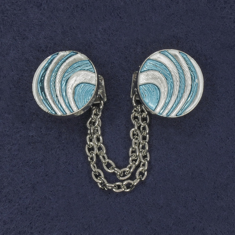 Cardigan Brooch White and Blue Enamel Silver-Tone Metal, Diameter 20mm+/- Chain, Length 9cm+