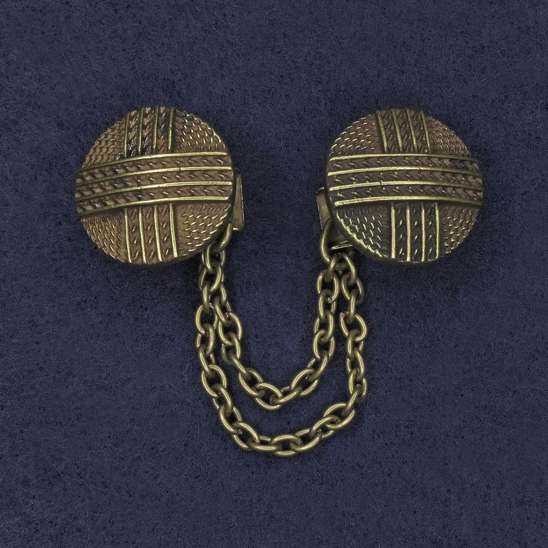 Cardigan Brooch, Bronze-Tone Metal, Diameter 20mm+/- Chain, Length 9cm+