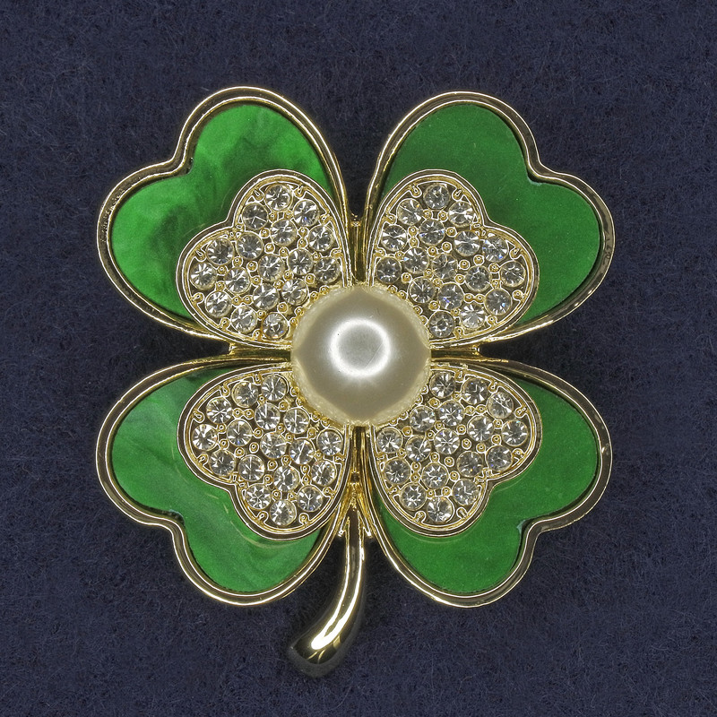 Clover Brooch White Rhinestones White Pearl Green Mother-of-Pearl Colour Gold-tone Metal, Diameter 38x45mm +