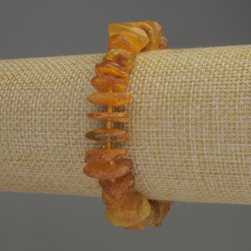 Amber Chip Bracelet 12x3.5mm+- with 3mm+- Seed Beads, length 18cm+- stretch