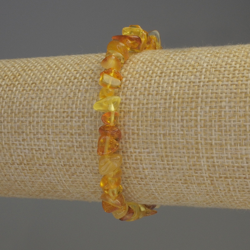 Amber Chip Bracelet 7-10x4-6mm+-, length 18cm+- stretch