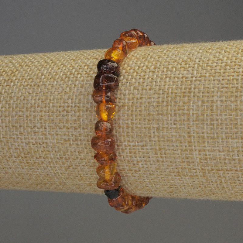 Amber Bracelet, chip 7-9x5mm+-, length 18cm+- stretch