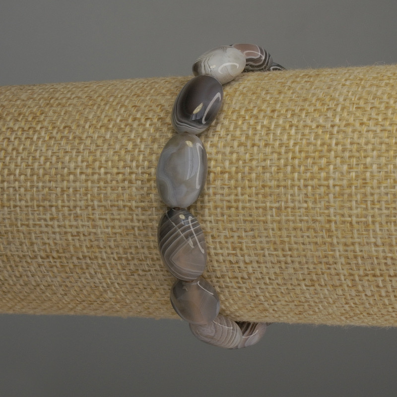 Botswana Agate Oval Bracelet, diameter 14x10mm+/-, length 18cm stretch