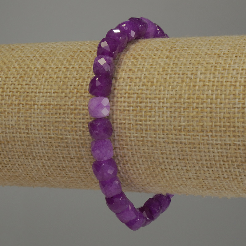 Bracelet Tourmaline faceted cube, diameter 6x6mm+/-, length 18cm stretch