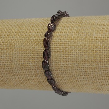 Bracelet Garnet faceted tumbled, diameter 6x5mm+/-, length 18cm stretch