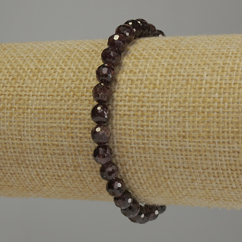 Garnet bracelet, faceted round bead, diameter 7 mm ±, length 18 cm stretch