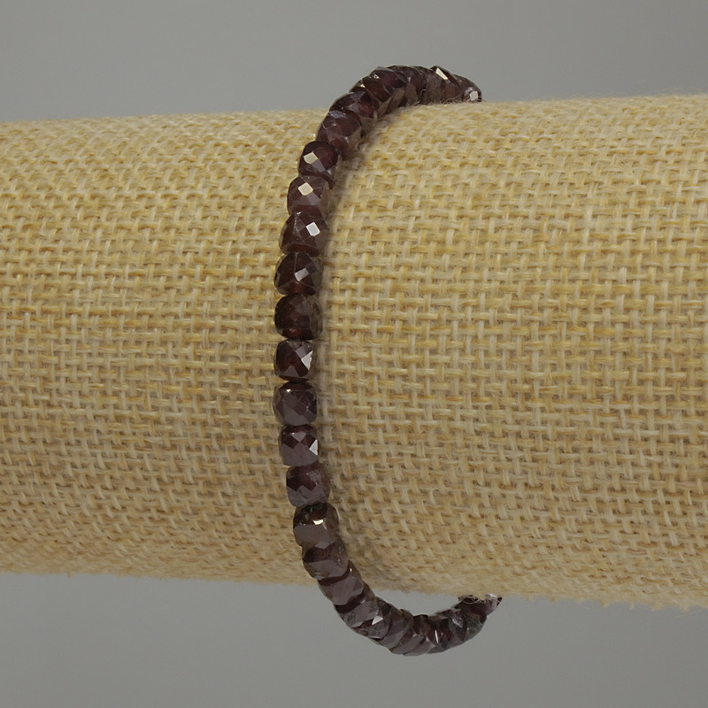 Garnet Beaded Cube Bracelet, 4x4mm cubes, stretch band, 18cm