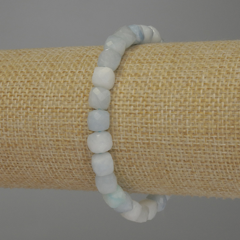 Aquamarine Faceted Cube Bracelet, diameter 7x7mm+/-, length 18cm stretch