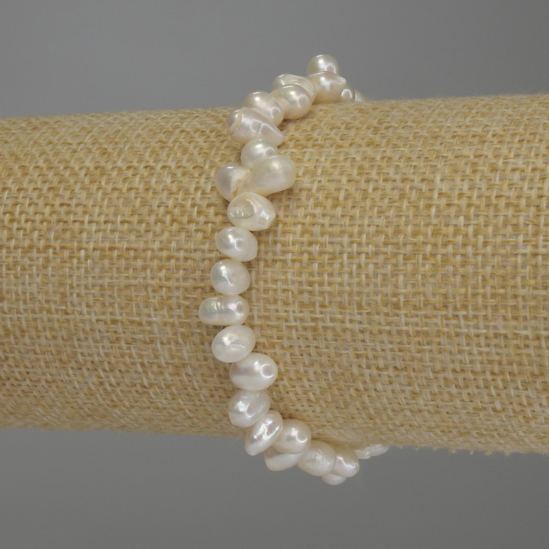 River Pearl Oval Bracelet, diameter 6-8x5mm+-, length 18cm (stretch)