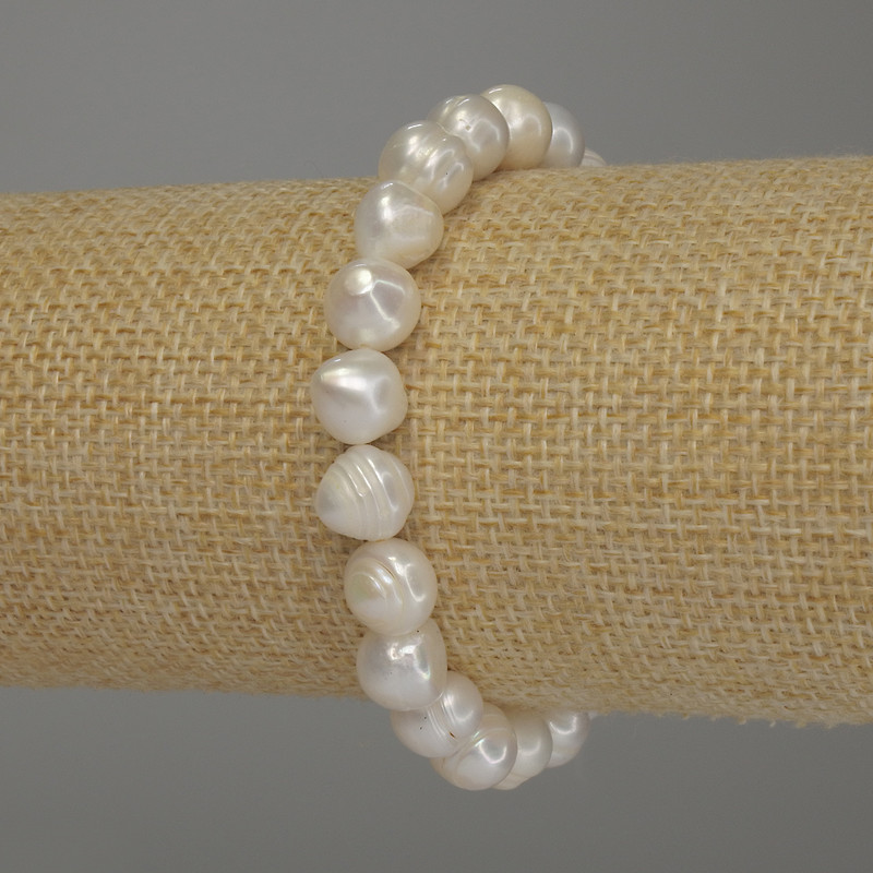 Freshwater Pearl Bracelet, diameter 9x8mm+/-, length 18cm (stretch)