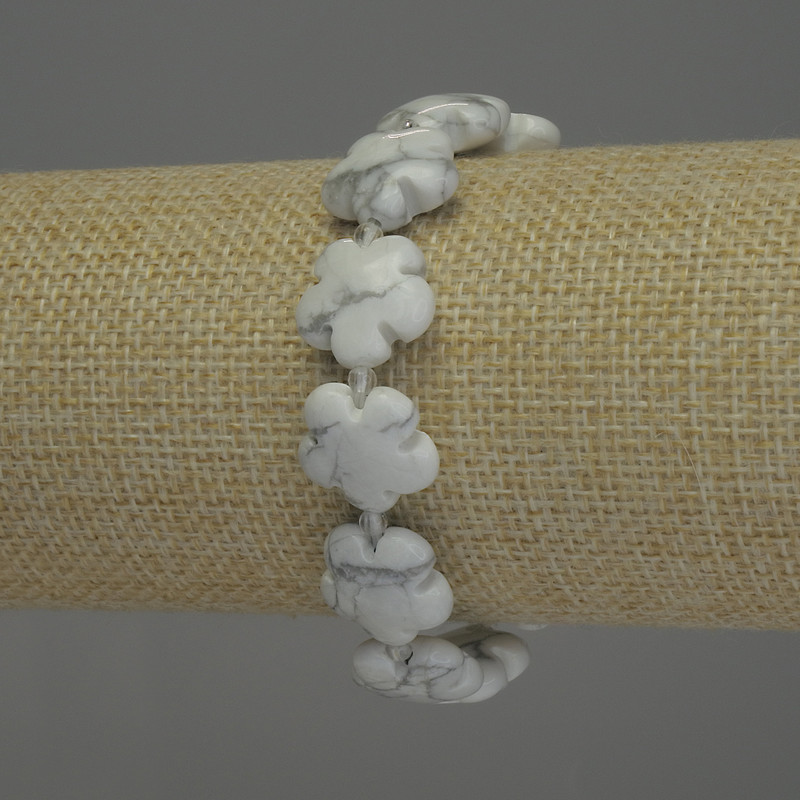Cacholong Natural Stone Flower Bracelet, diameter 15mm+-, length 18cm+- (stretch)