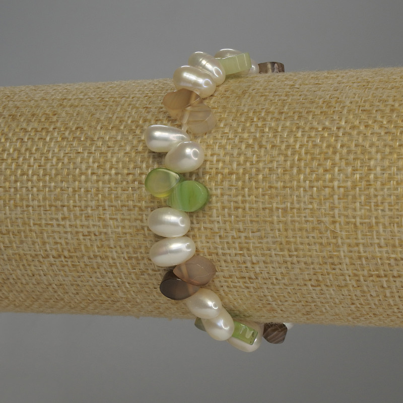 Agate Drop Bracelet, diameter 8x6mm+- River Pearls Oval 8x6mm+-, length 18cm stretch