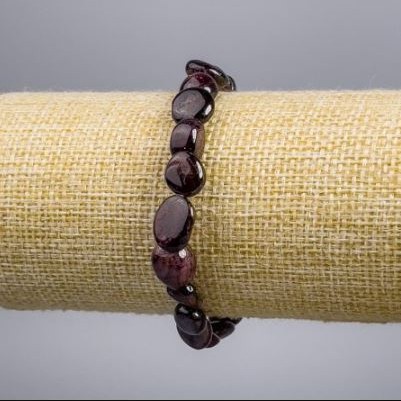 Garnet Tumbled Stone Bracelet, diameter 8-11x8mm+/-, length 18cm stretch