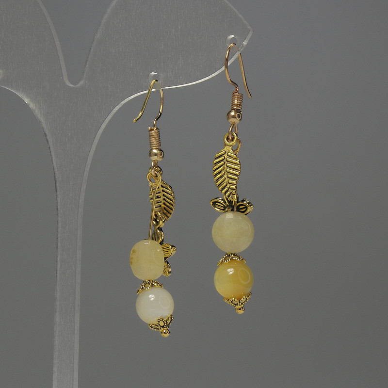 Citrine Faceted Coin Earrings, diameter 8mm+/- Mother-of-Pearl bead 8mm+/-, length 50mm+
