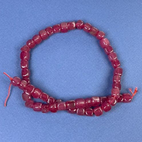 Beads Tourmaline Cube 7x7mm+- on thread, length 37cm+