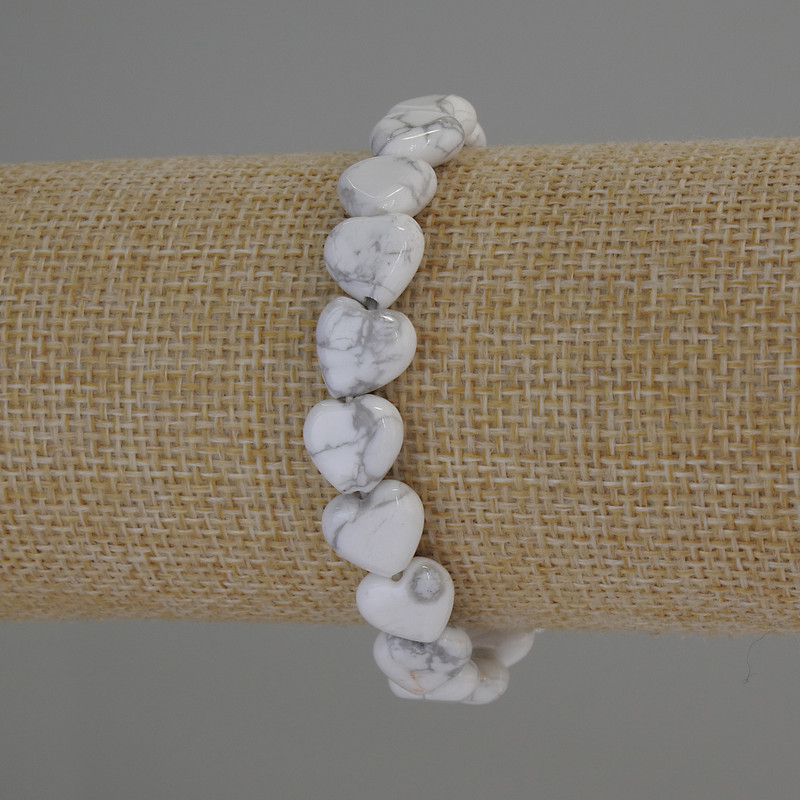 Cacholong Natural Stone Heart Bracelet, diameter 10x10mm+-, length 18cm+- stretch