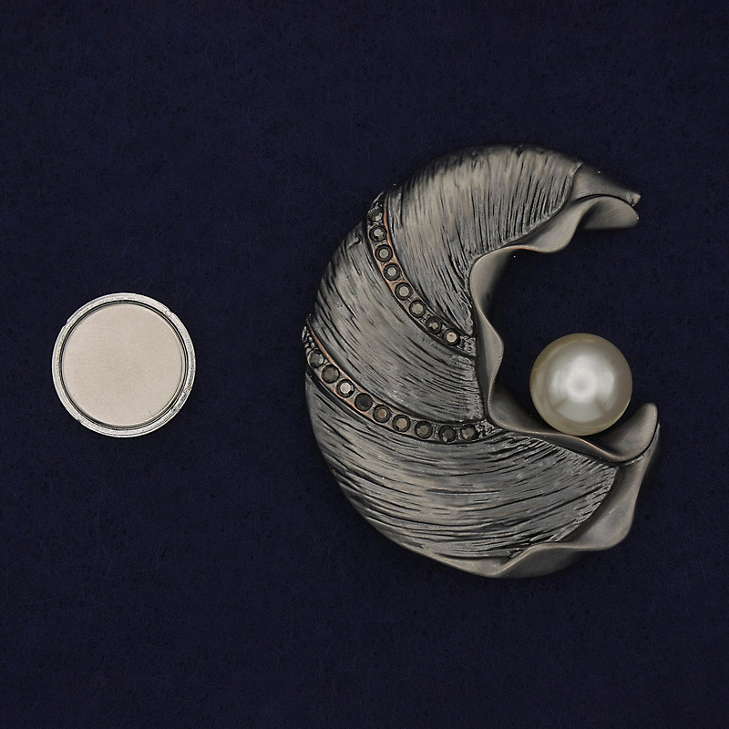 Magnetic Brooch Accent Pearl Rhinestones Silver-tone Metal 51x43mm+
