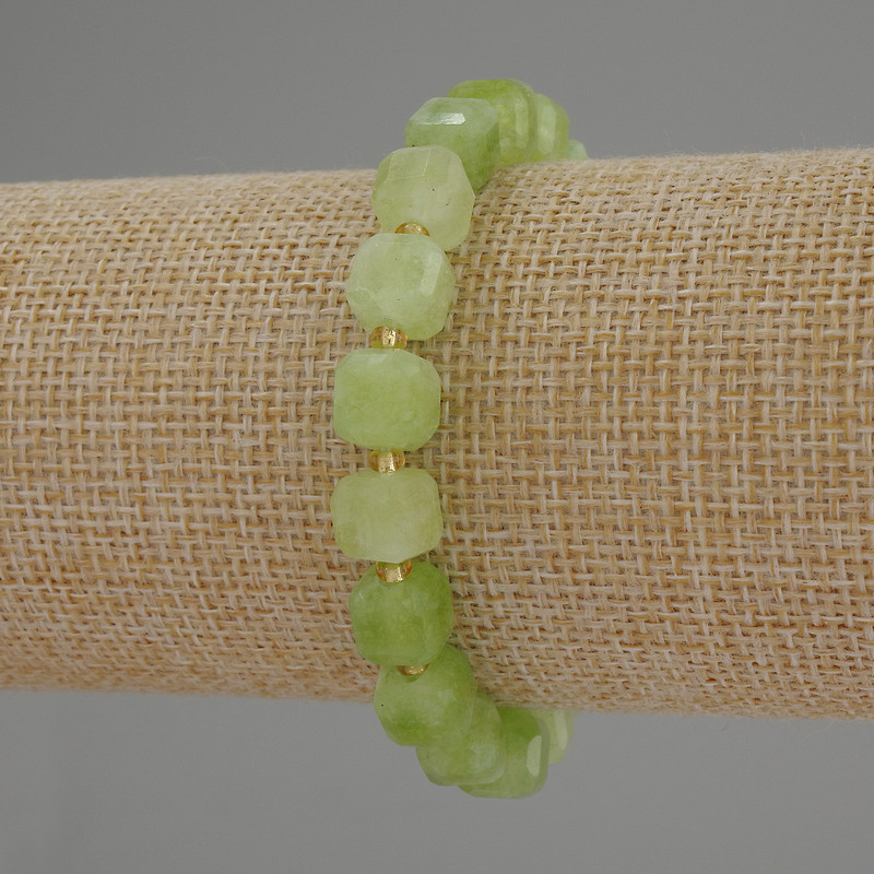 Chrysolite Olivine Bracelet, Faceted Cube Beads, diameter approx. 8x8mm, seed beads 3mm+-, length 18cm, stretch
