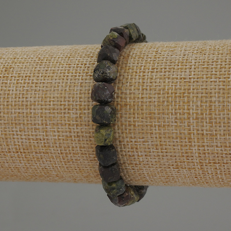 Dragon Blood Jasper Bracelet, faceted cube, diameter 7mm+-, length 18cm, stretch