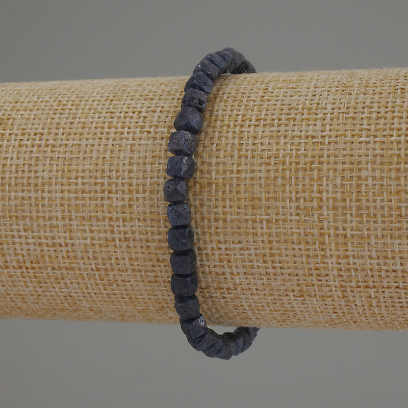 Faceted Sapphire Bracelet, cube, diameter 5mm+-, length 18cm, stretch