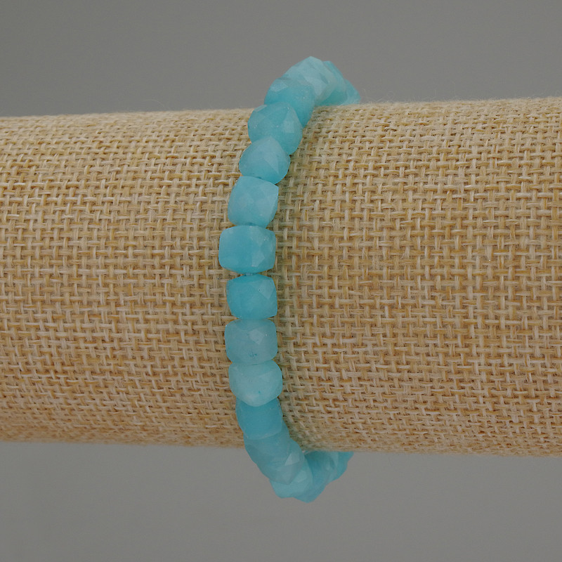 Aquamarine Bracelet, faceted cube beads, diameter 6mm+/-, length 18cm stretch