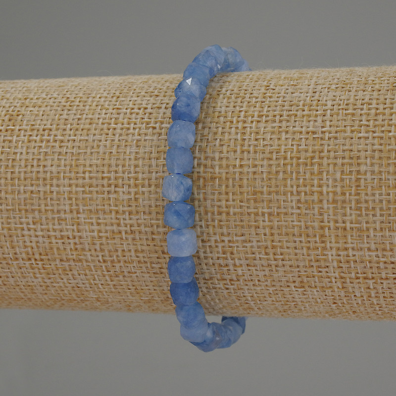 Bracelet Aquamarine Faceted Cube, diameter 5mm±, length 18cm stretch