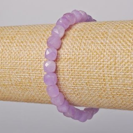 Bracelet Lavender Amethyst Natural Stone Faceted Cube, diameter 8mm+-, length 18cm+- (stretch)