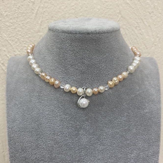 Choker Round River Pearls, diameter 6.5x6mm+/- Rock Crystal Smooth Bead, diameter 4.5mm+/- pendant 10mm+/- adjustable length, length 38c