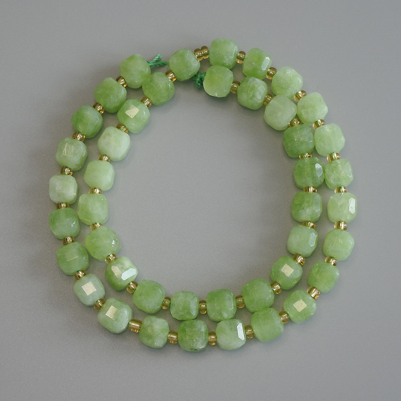 Natural Stone Beads Chrysolite Olivine Faceted Cube, 7x7mm+/- with 3mm+/- Seed Beads, Length 38cm+