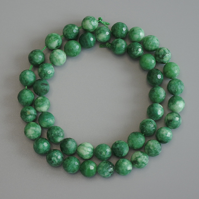 Beads Chrysoprase Faceted Round, Diameter 8mm+- on Thread, Length 37cm+