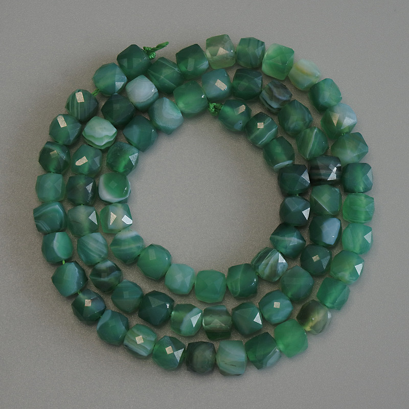 Agate Beads Faceted Cube 5x5mm+/- on a Thread, Length 37cm+