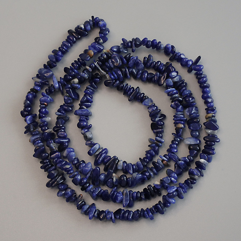 Sodalite Chip Beads, diameter 4-8x3mm+-, length 80cm+- on fishing line