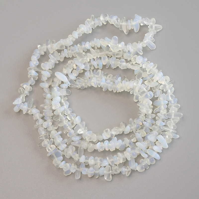 Moonstone Chip Beads, diameter 5-9x2mm+-, length 86cm+- on fishing line