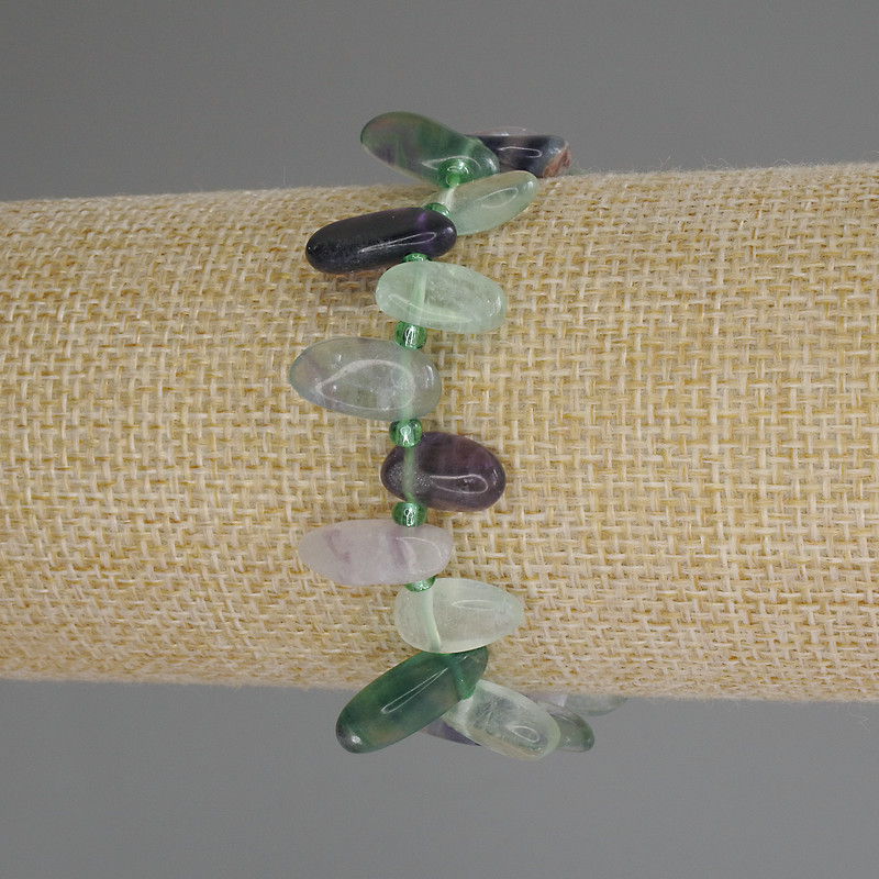 Fluorite Butterfly Tumbled Bracelet, diameter 10-17x7-8mm+/- with 3mm+/- seed beads, length 18cm (stretch)