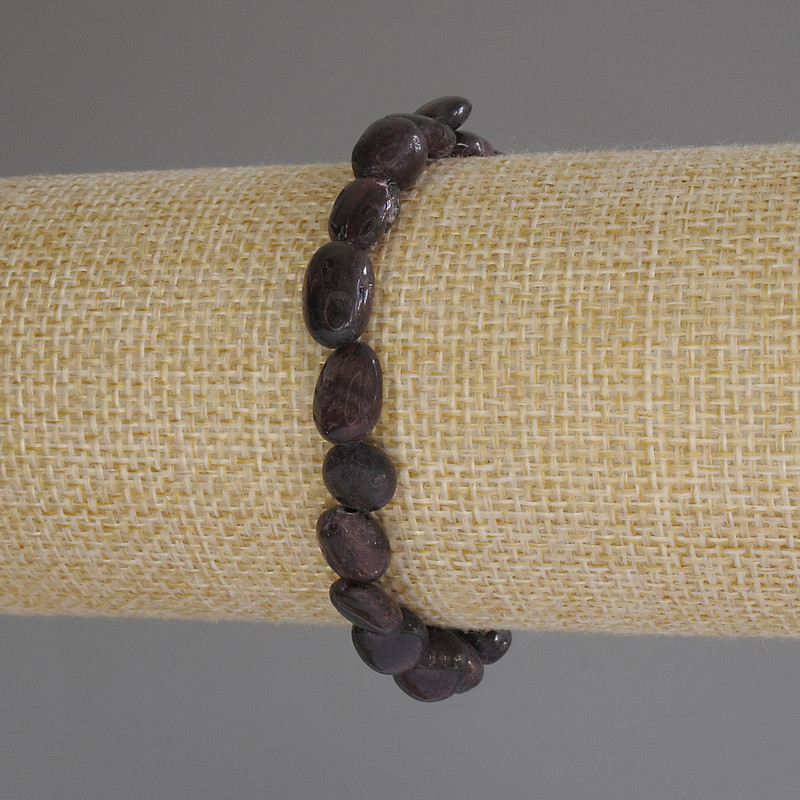 Garnet Tumbled Bead Bracelet, diameter 7-10x8mm+/-, length 18cm (stretch)