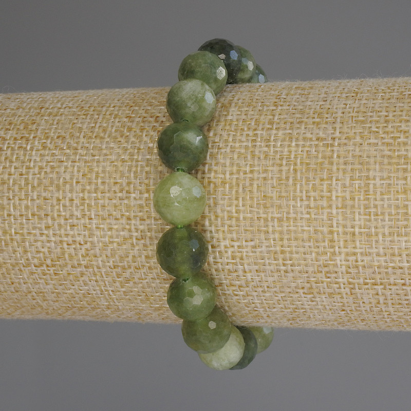 Jadeite Bracelet, faceted round bead, diameter 10mm+/-, length 18cm (stretch)