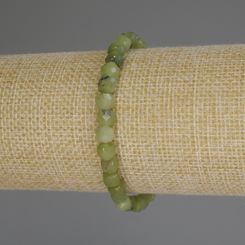 Canadian Jadeite Natural Stone Faceted Cube Bracelet, diameter 5.5x5.5mm+/-, length 18cm (stretch)