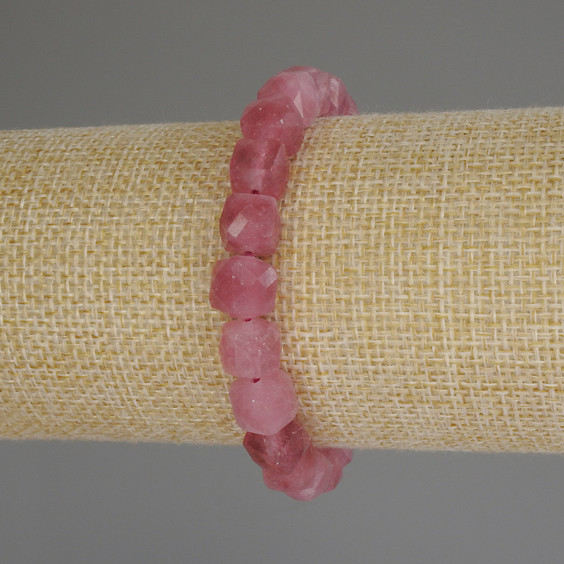 Tourmaline Bracelet, faceted cube, diameter 8x8mm+/-, length 18cm (stretch)