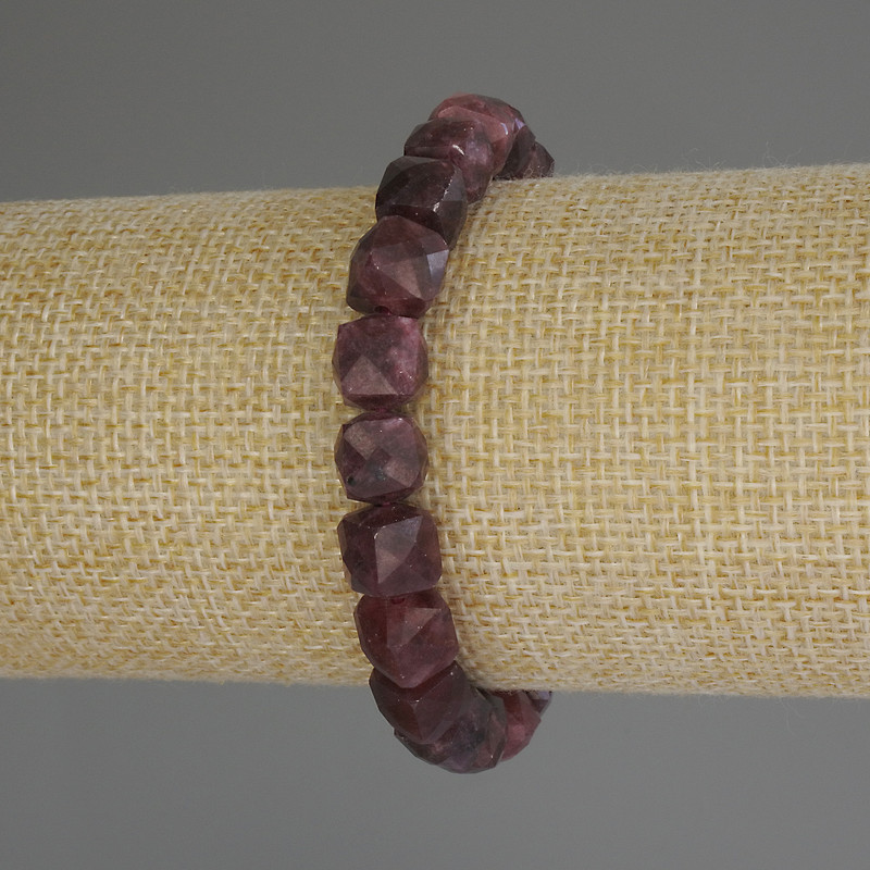 Tourmaline Bracelet, faceted cube, diameter 8x8mm+/-, length 18cm (stretch)