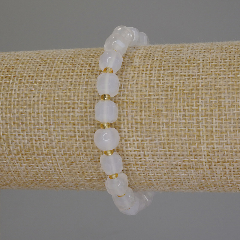 White Quartz Faceted Cube Bracelet, diameter 7x7mm+/-, length 18cm stretch