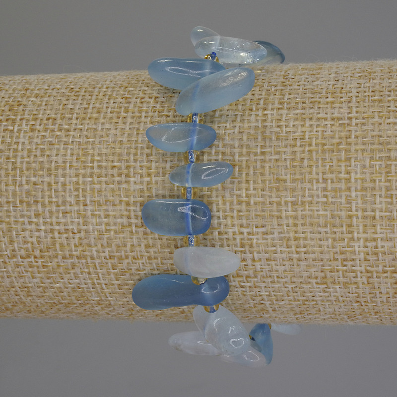 Aquamarine Chip Butterfly Bracelet, 13-23x6mm+/-, seed beads 3mm+/-, length 18cm+/- stretch