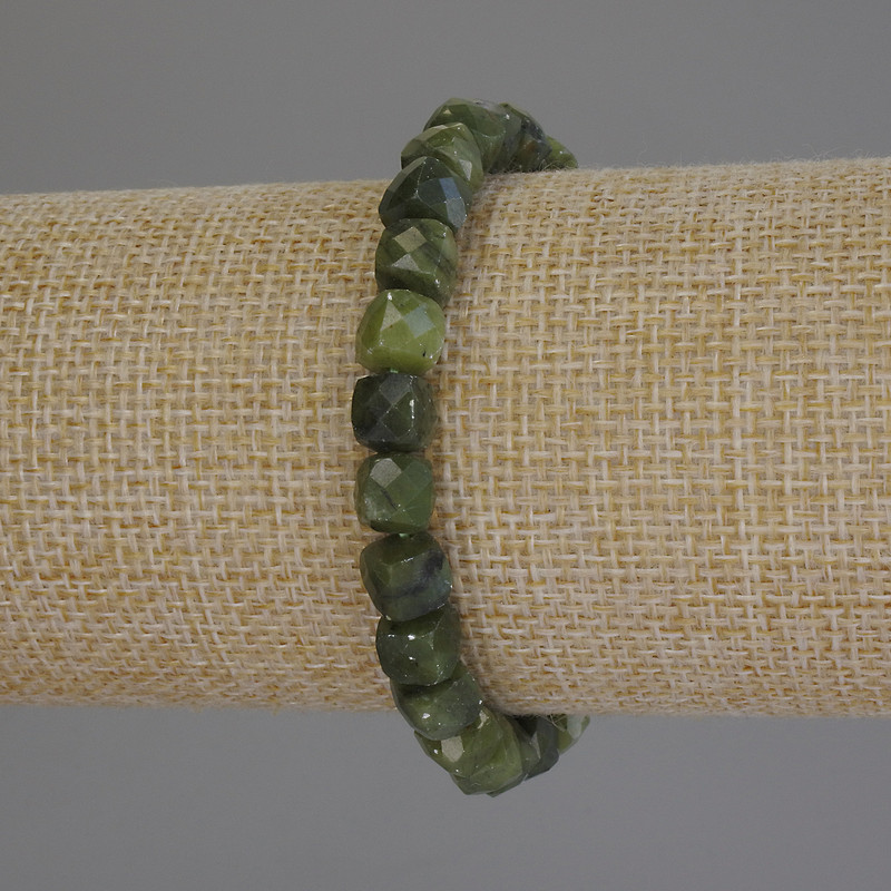 Jadeite Bracelet, Faceted Cube Beads, Diameter 7x7mm+/-, Length 18cm+/- Stretch