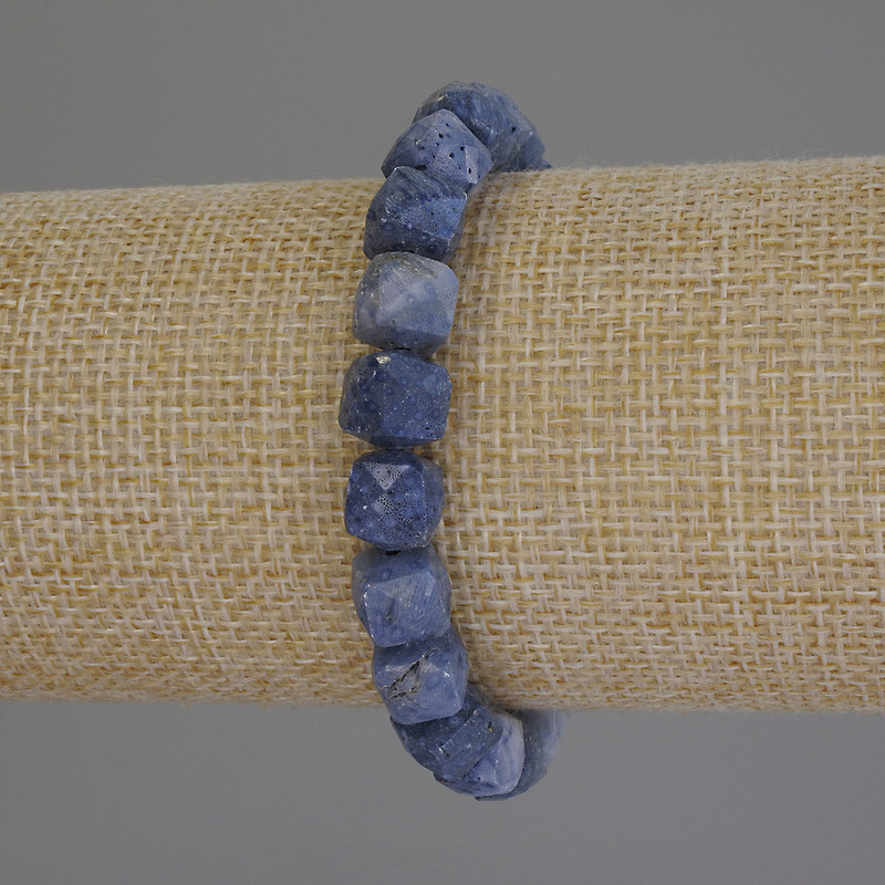 Sponge Coral Bracelet, Faceted Cube, Diameter 8mm+/-, Length 18cm+/- Stretch