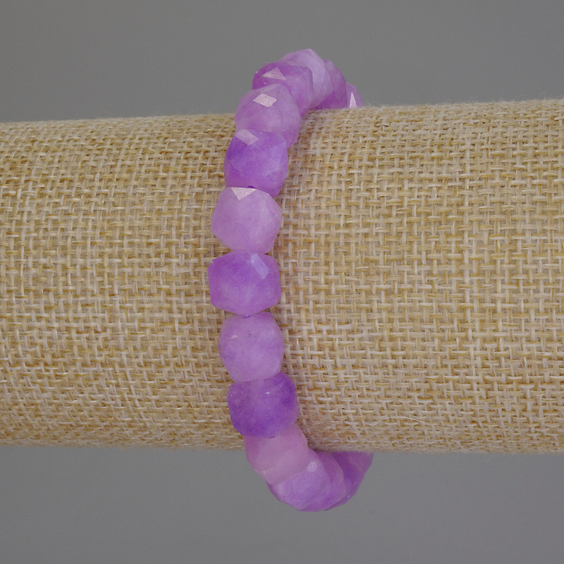 Lavender Amethyst Bracelet, faceted cube, diameter 8.5mm+-, length 18cm+- stretch